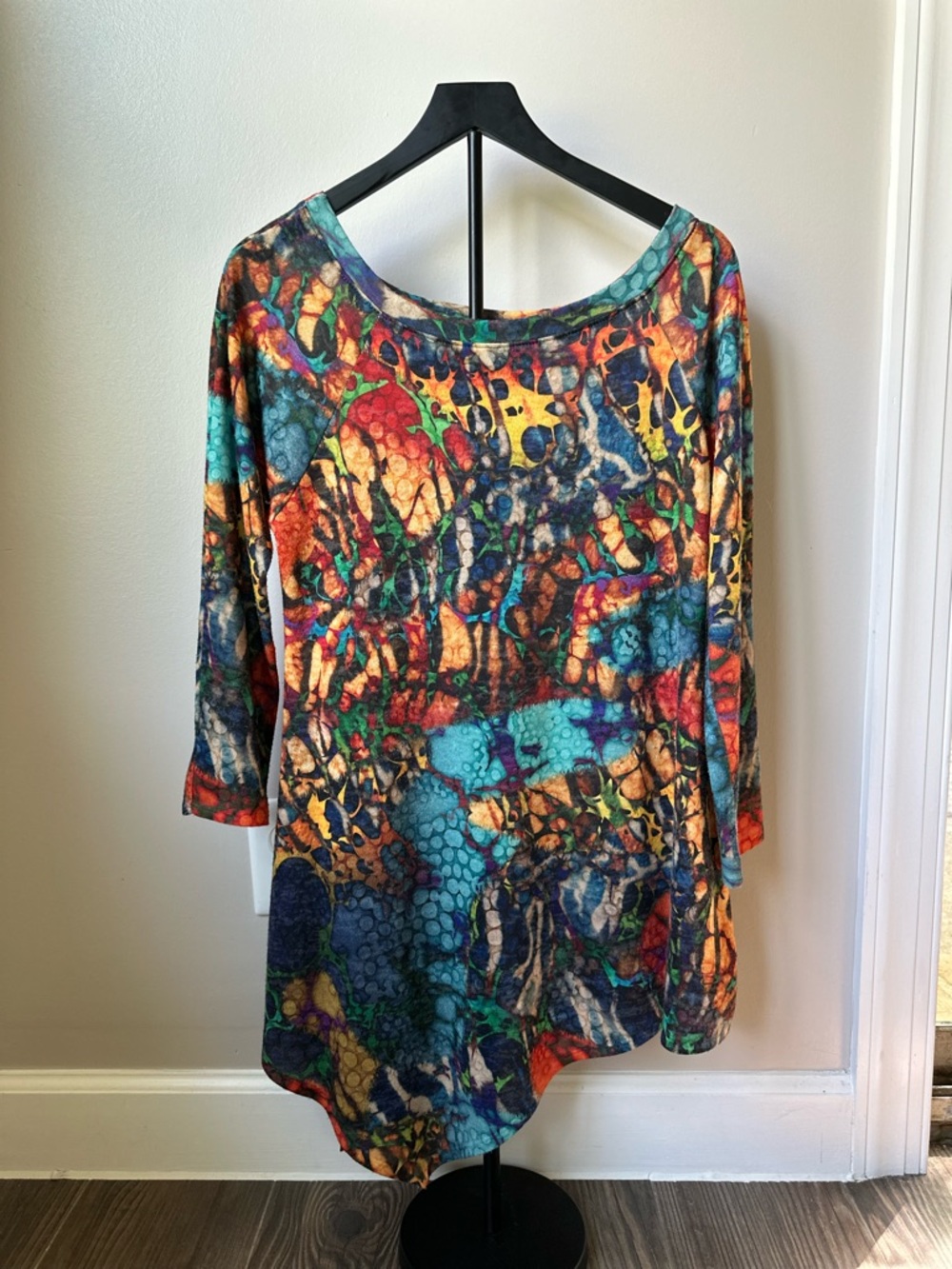 Amma Made Multi-Color Abstract Scoop Neck Tunic in Blue, Orange & Green - Picture 3 of 11
